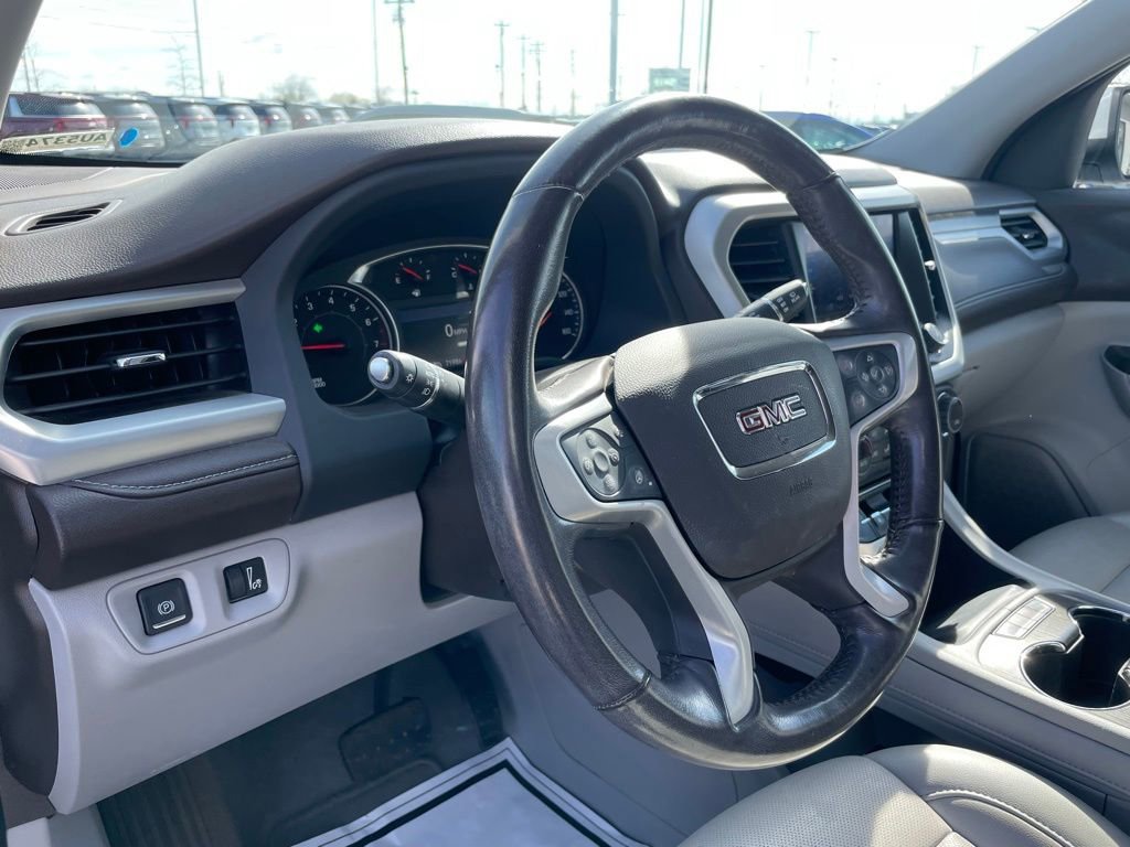 Used 2022 GMC Acadia SLT w/ Preferred Package image 9
