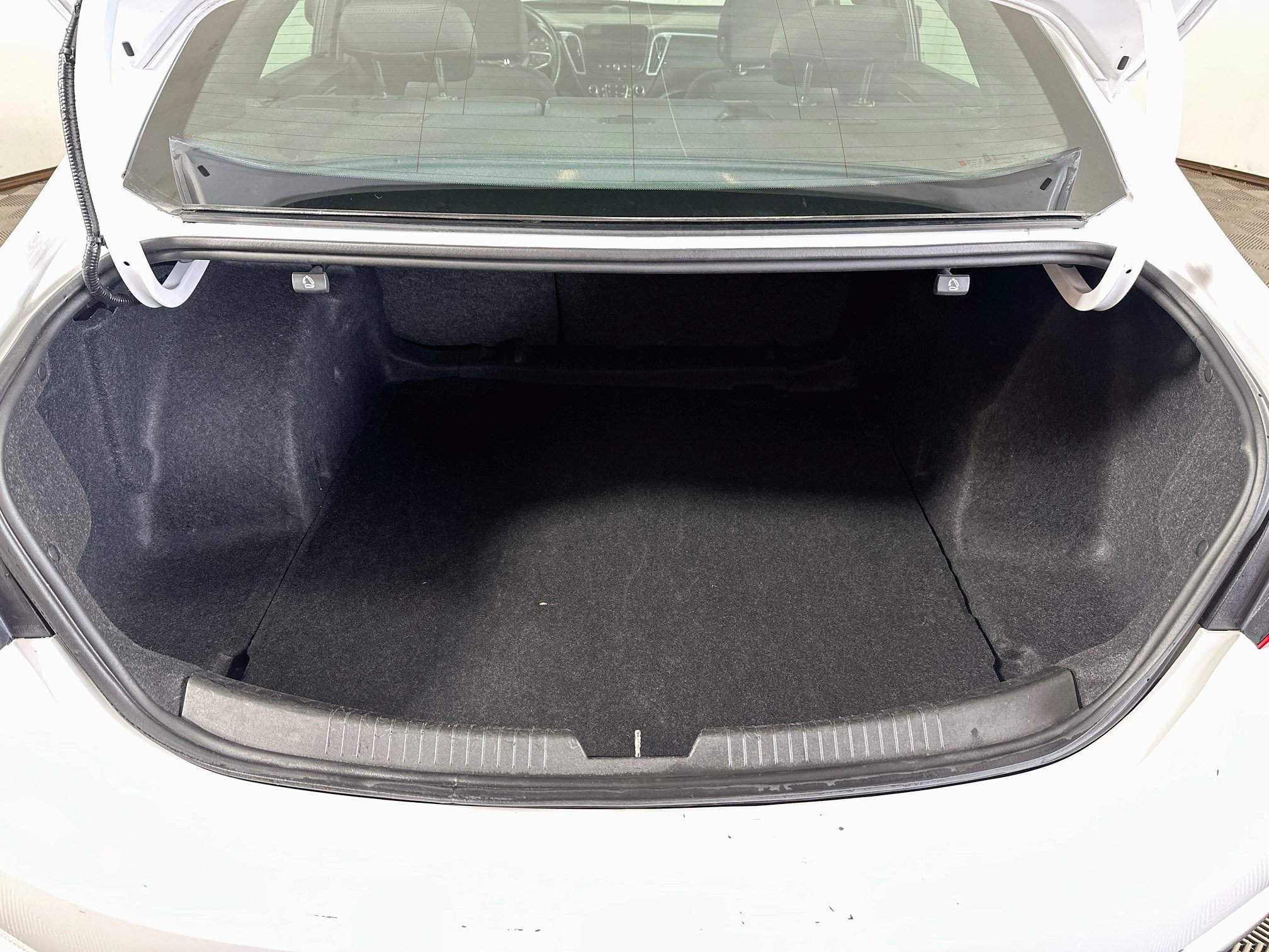 Used 2023 Chevrolet Malibu LT FWD image 24