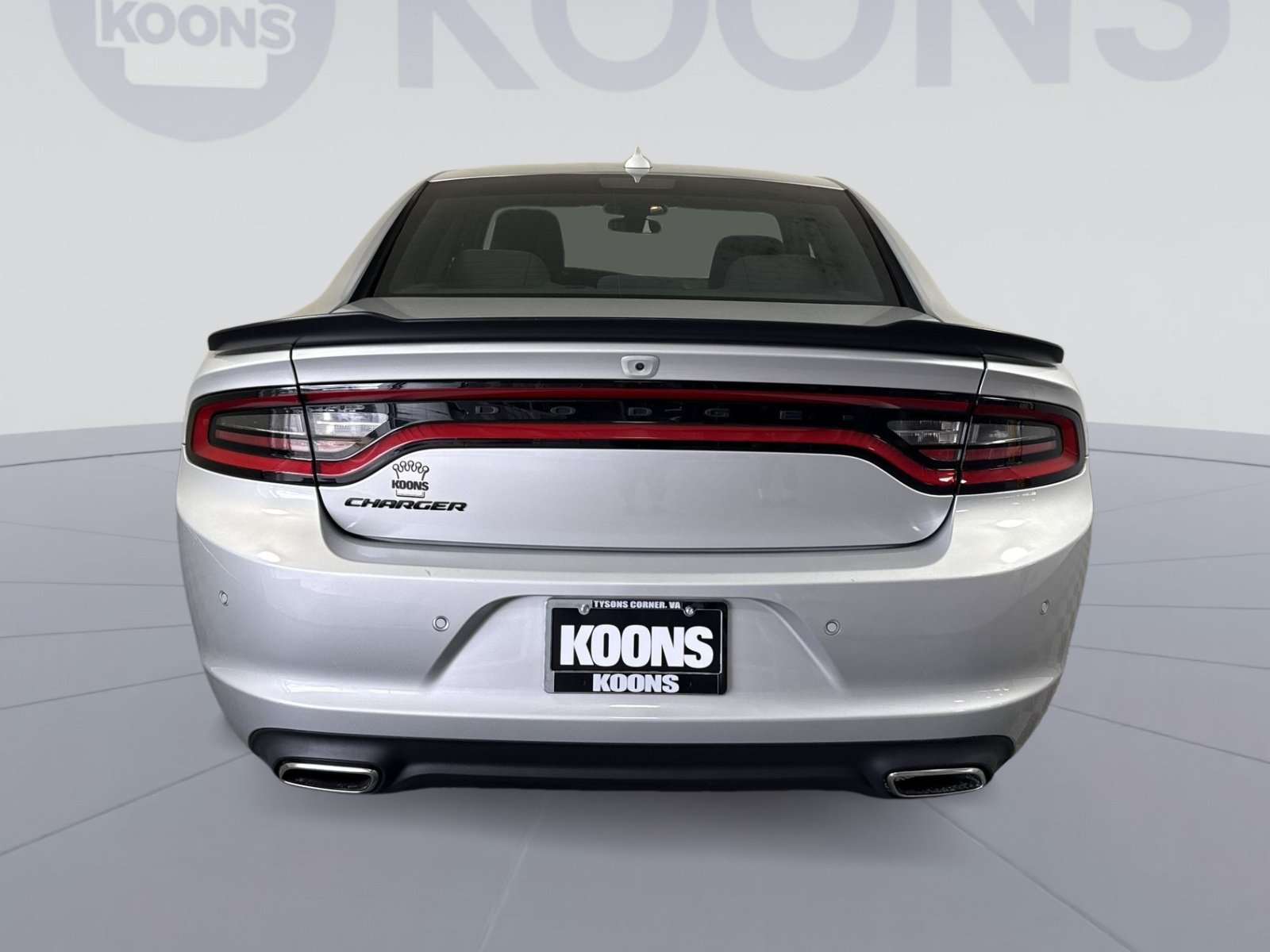 Used 2023 Dodge Charger SXT w/ Blacktop Package RWD image 5
