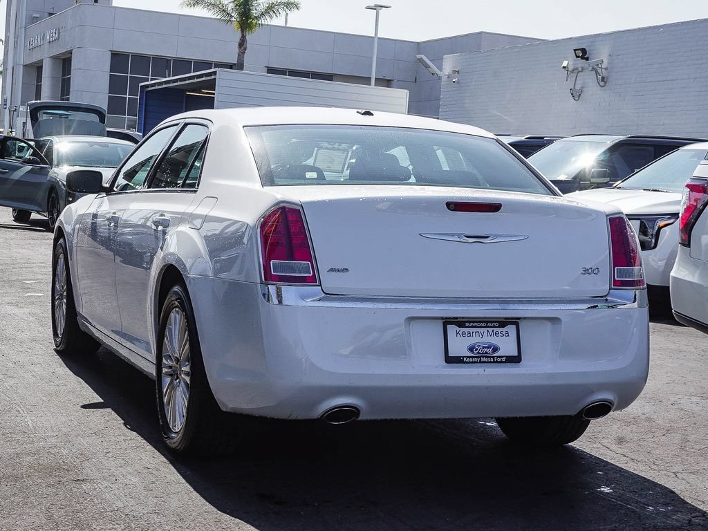 Used 2013 Chrysler 300 AWD w/ Driver Convenience Group image 5