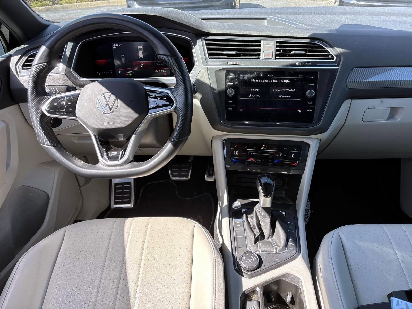 Used 2023 Volkswagen Tiguan SE R-Line image 28