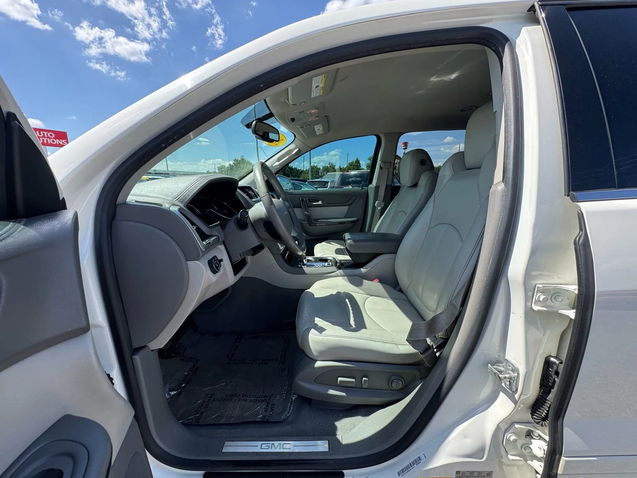 Used 2014 GMC Acadia SLT image 22