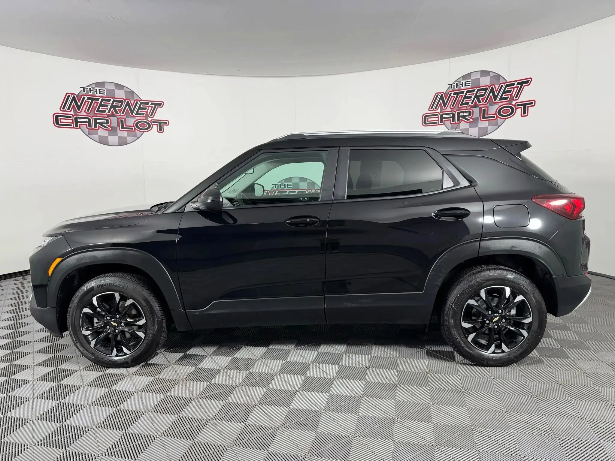 Used 2023 Chevrolet TrailBlazer LT w/ Convenience Package AWD/4WD image 4