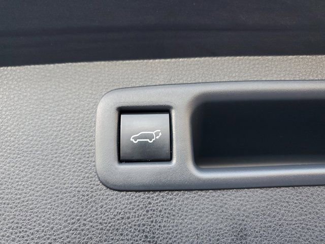 Used 2021 Toyota Highlander XLE FWD image 8
