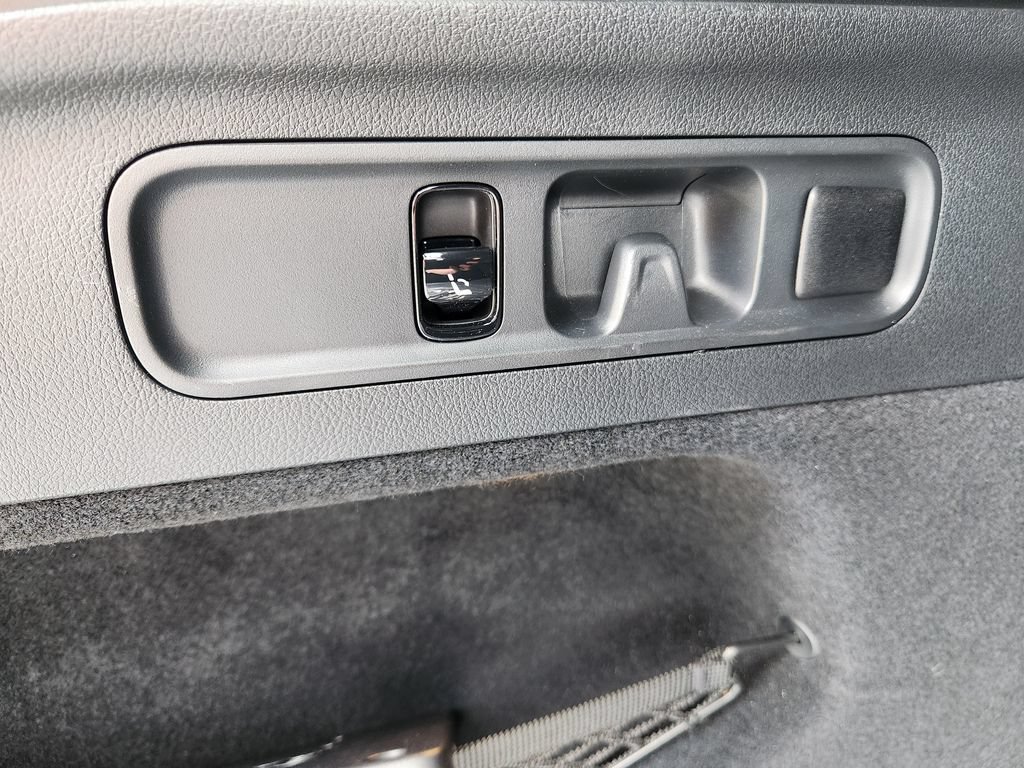 Certified 2025 Mercedes-Benz GLC 300 4MATIC image 15