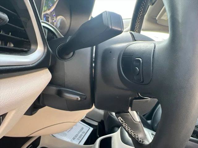 Certified 2023 Chrysler Pacifica Touring-L FWD image 43