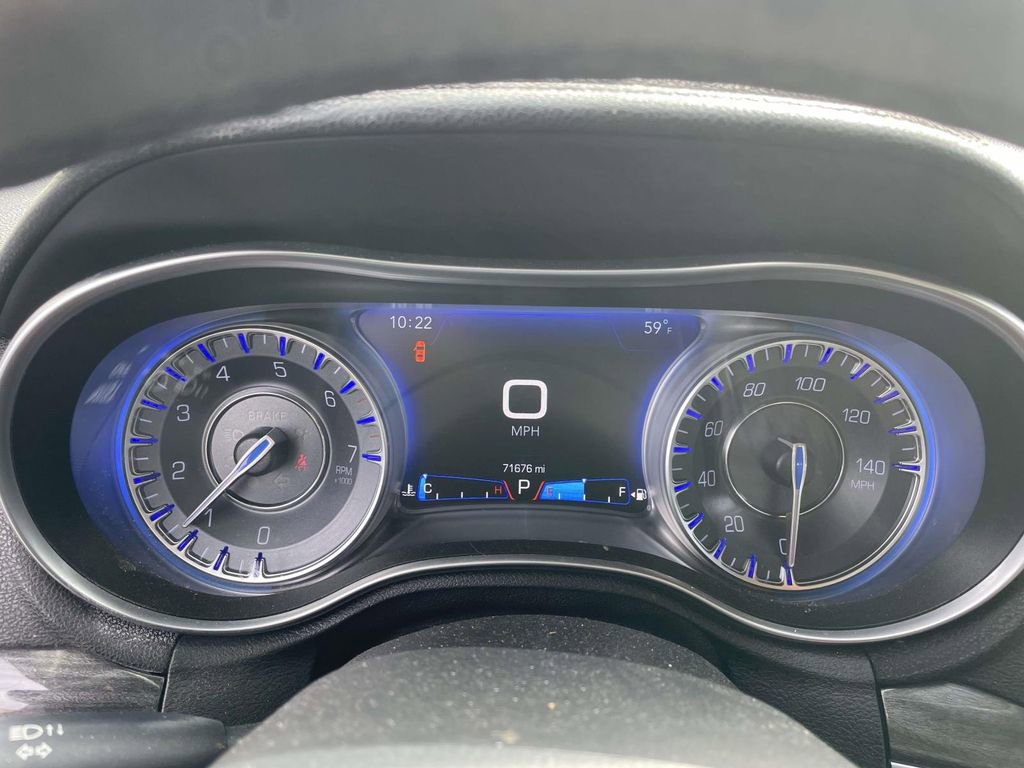 Used 2018 Chrysler 300 Touring w/ Driver Convenience Group image 37