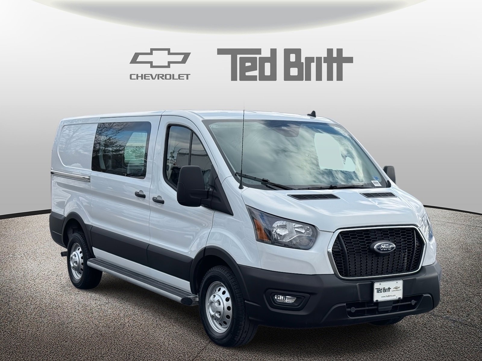 Used 2024 Ford Transit 250 Low Roof AWD w/ Exterior Upgrade Package image 3