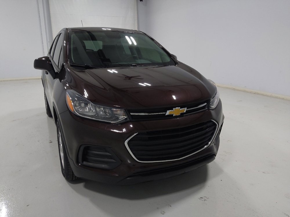 Used 2021 Chevrolet Trax LS w/ Tint and Cruise Package image 14