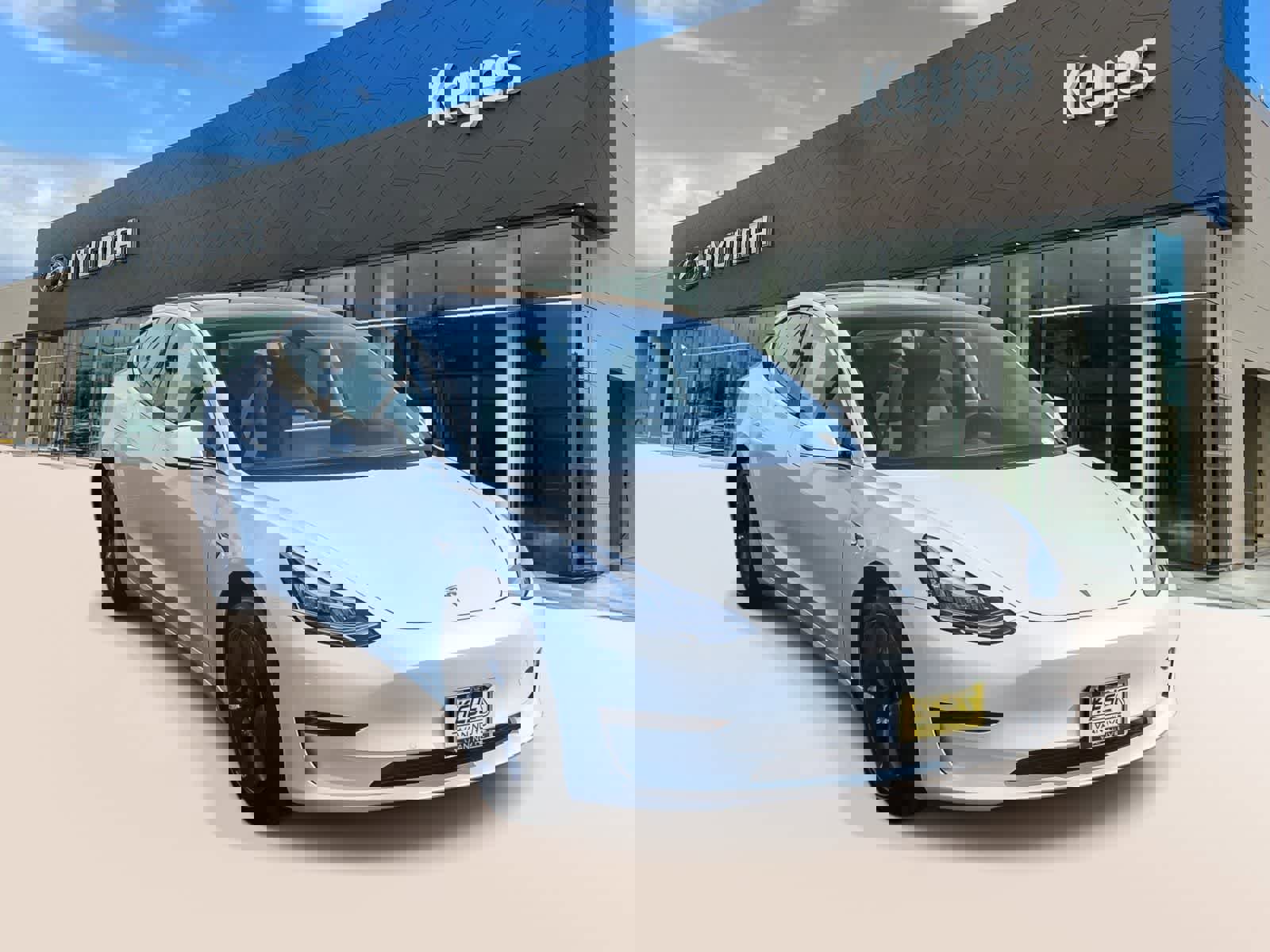 Used 2020 Tesla Model 3 Standard Range image 3