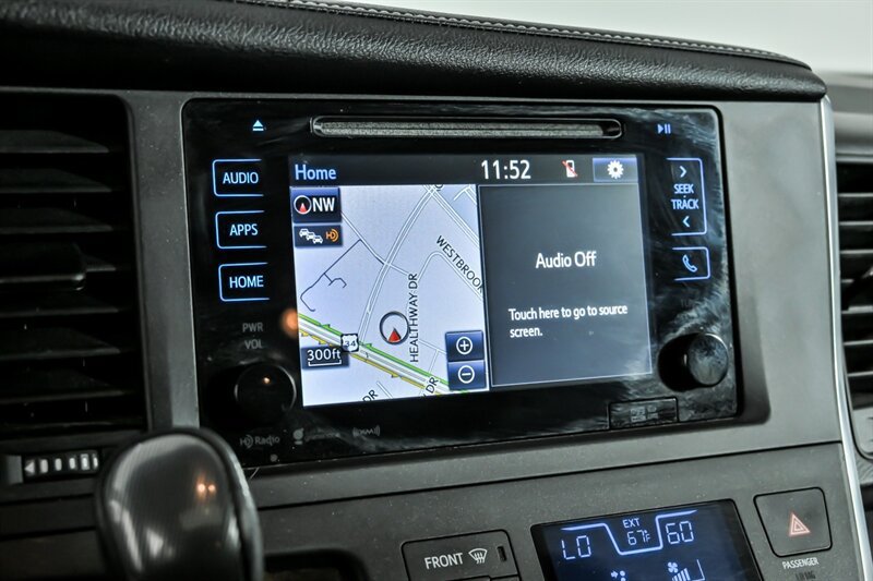 Used 2016 Toyota Sienna SE w/ SE Preferred Package FWD image 27