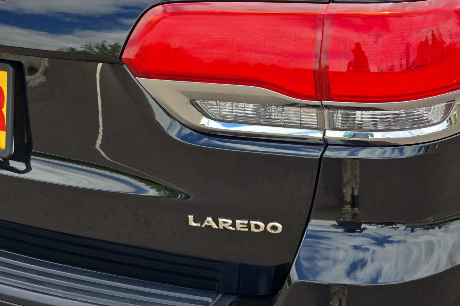 Used 2018 Jeep Grand Cherokee Laredo AWD/4WD image 27