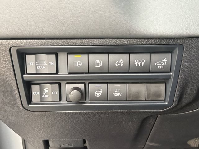 Used 2026 Toyota Sequoia Capstone AWD/4WD image 5