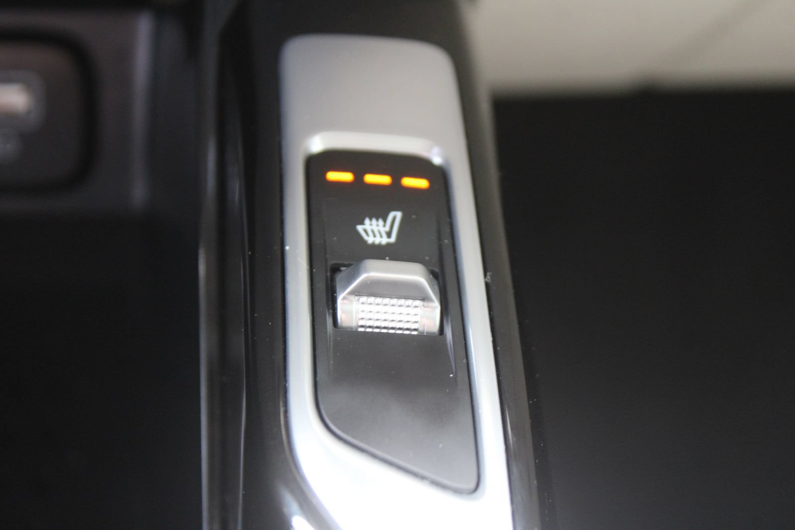 Certified 2022 Kia Sorento SX FWD image 42