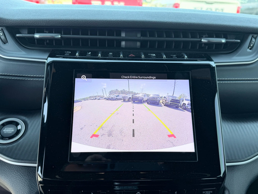 Used 2023 Jeep Grand Cherokee Altitude RWD image 18