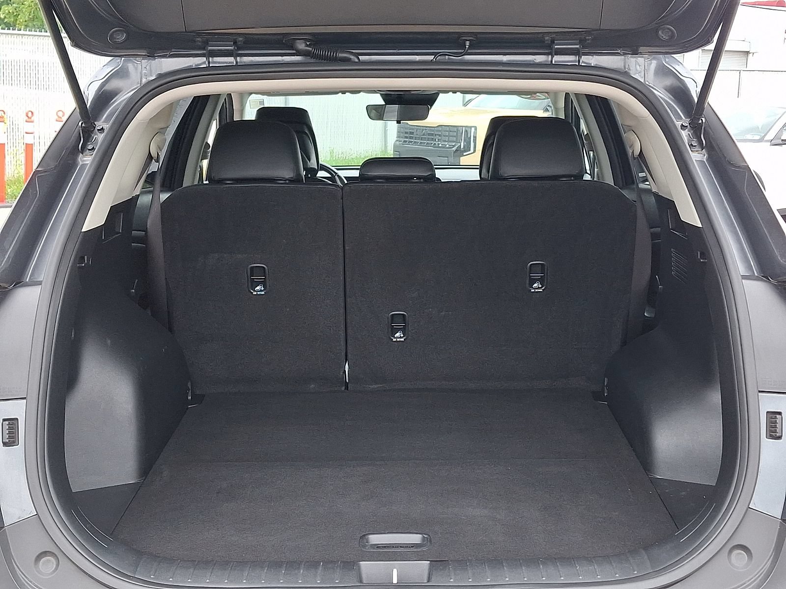 Used 2023 Kia Sportage EX FWD image 28