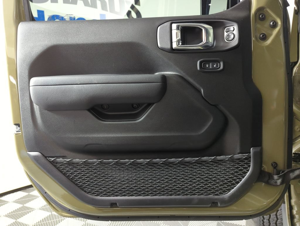 Used 2026 Jeep Wrangler Unlimited Sport AWD/4WD image 8