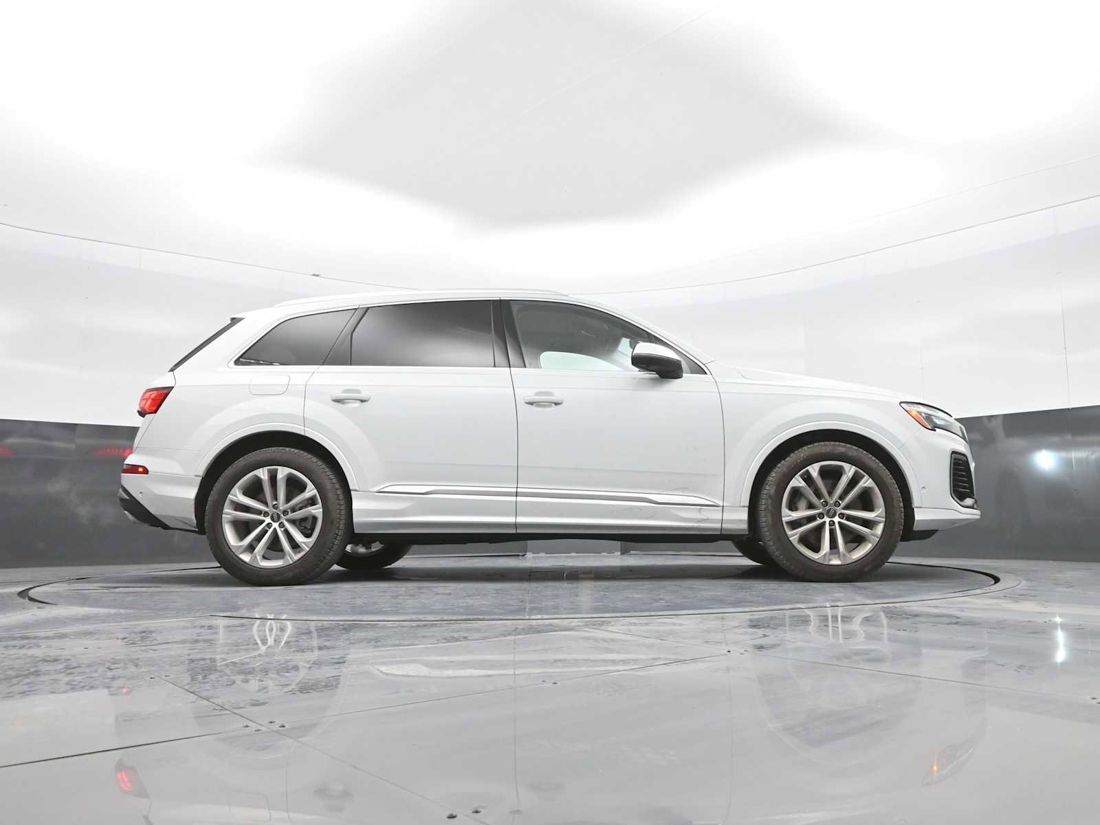 Used 2025 Audi Q7 3.0T Prestige w/ Prestige Package image 41