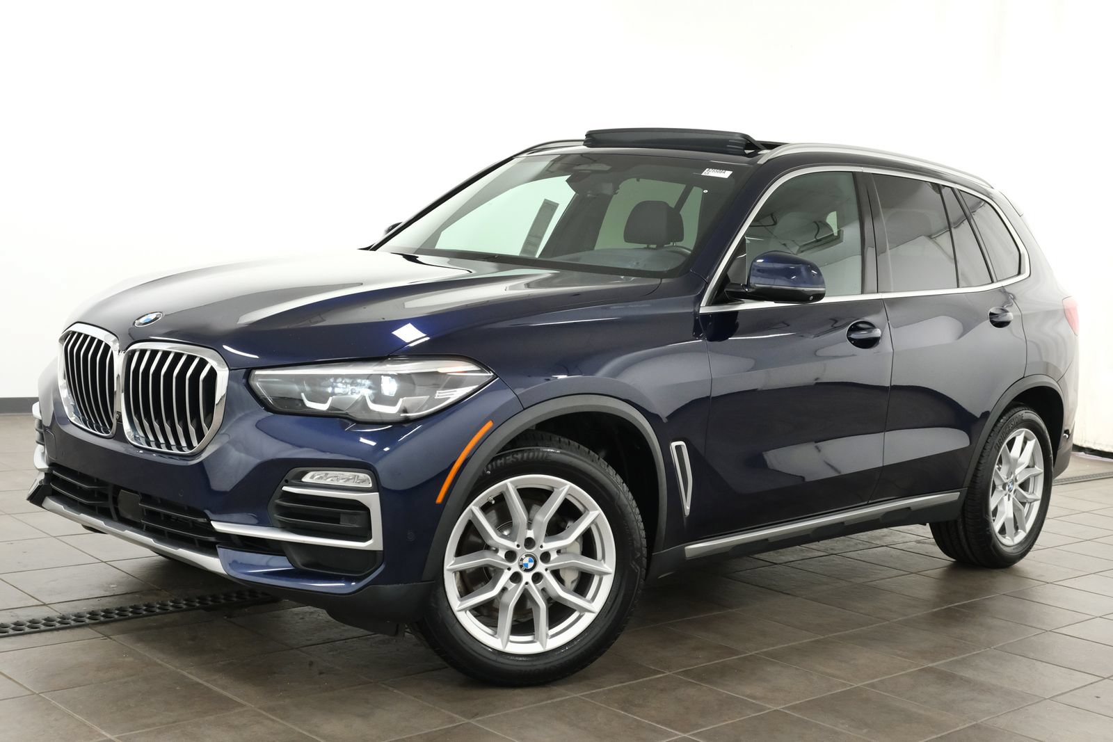 Used 2020 BMW X5 xDrive40i w/ Premium Package AWD/4WD image 1