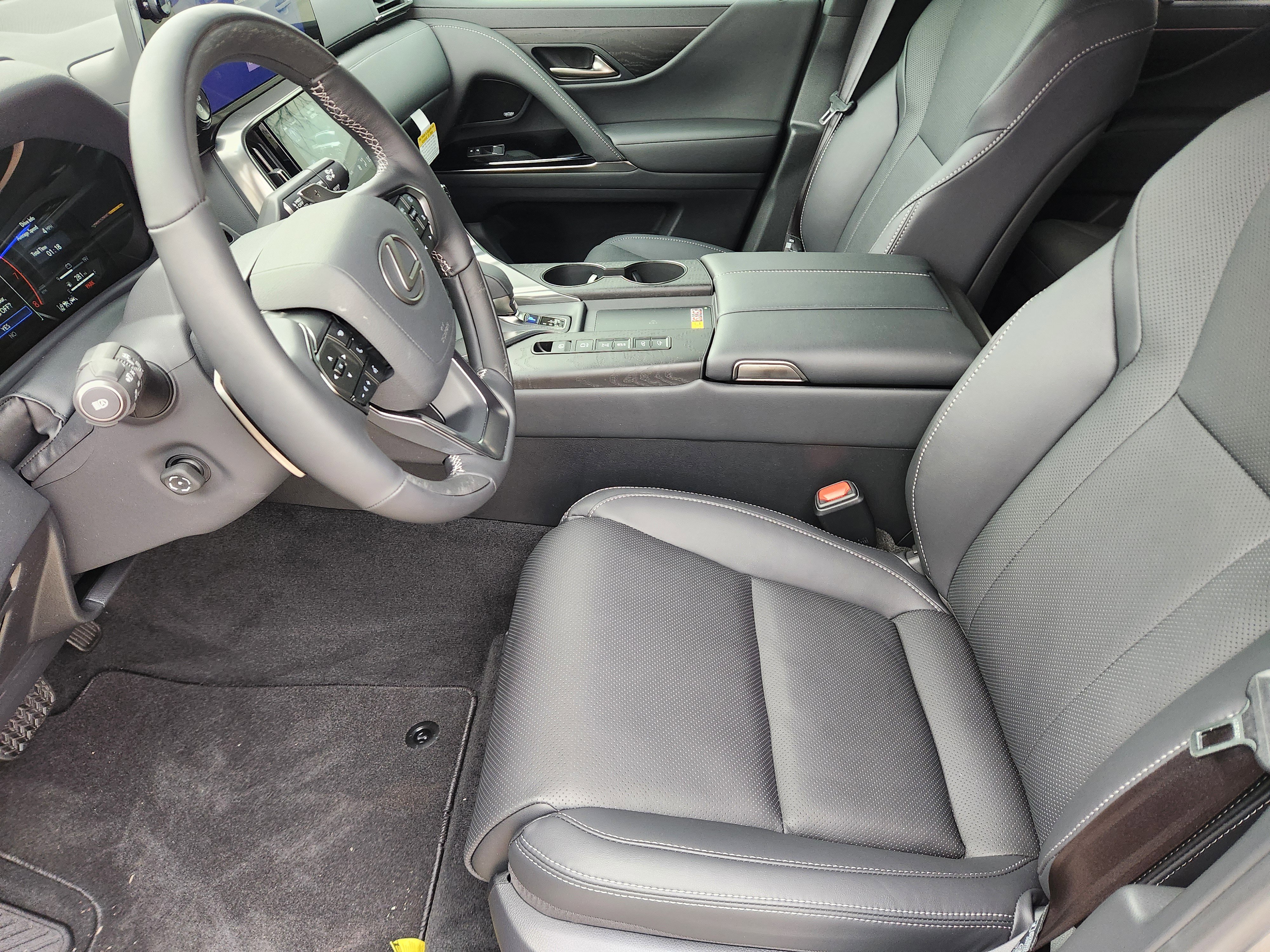 New 2026 Lexus LX 700h Luxury image 8