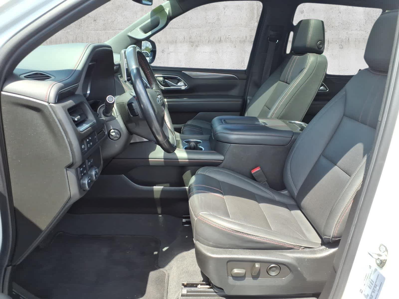 Used 2022 Chevrolet Tahoe RST w/ Luxury Package AWD/4WD image 4