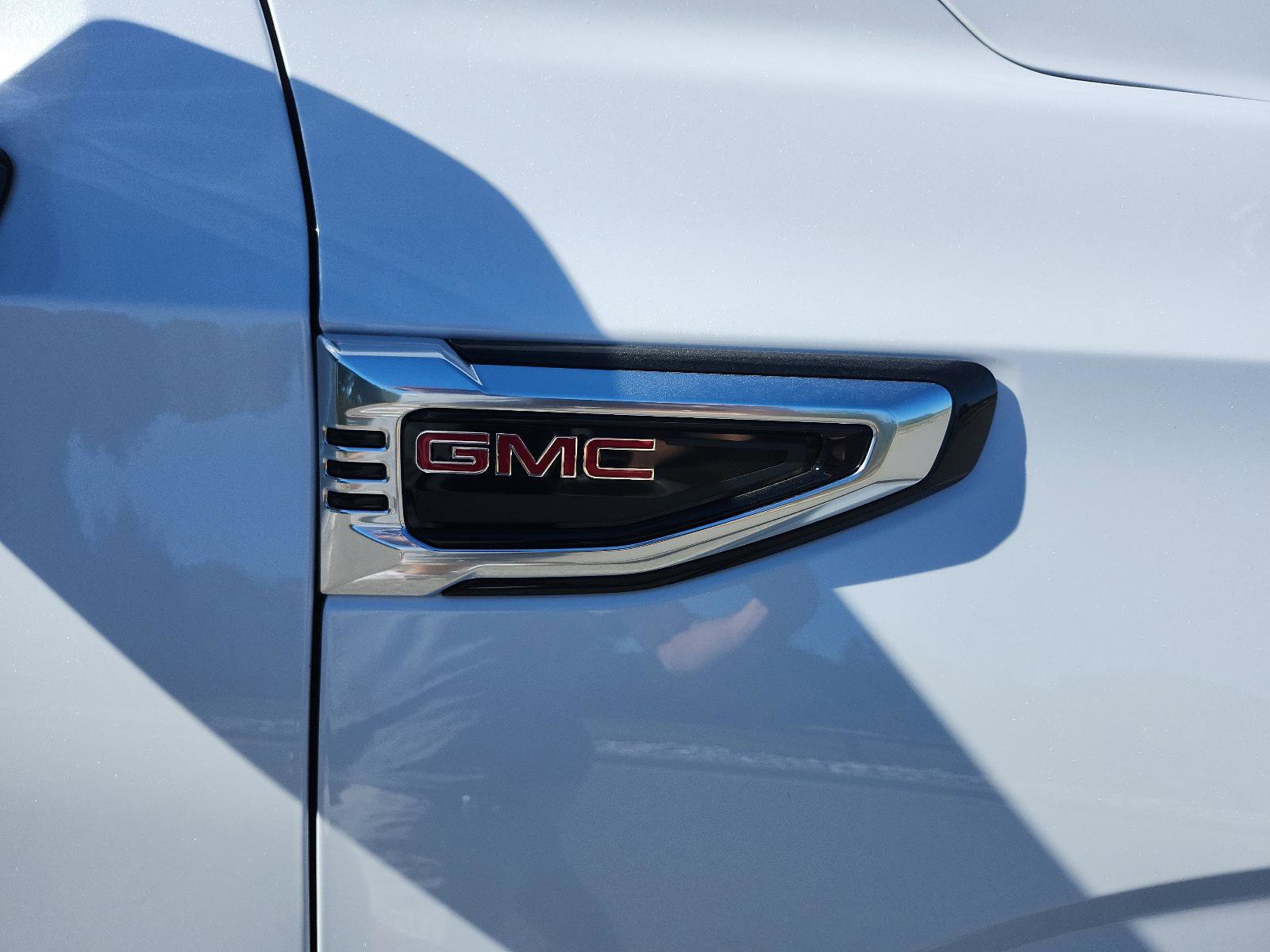 New 2026 GMC Yukon XL Denali w/ Denali Reserve Package image 11
