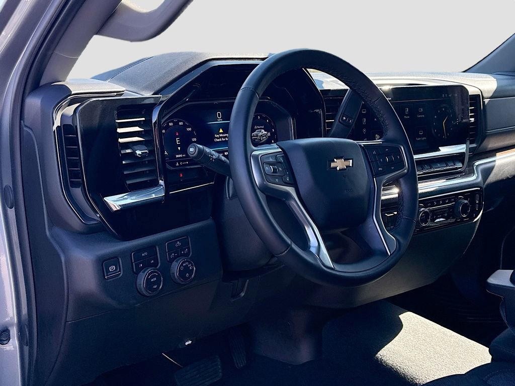 Used 2025 Chevrolet Silverado 1500 LT image 23