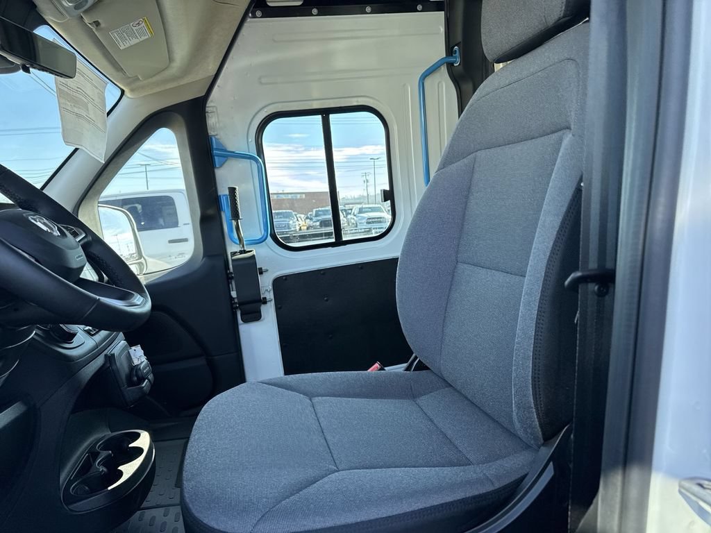 New 2024 RAM ProMaster 3500 w/ Delivery Van Package FWD image 17