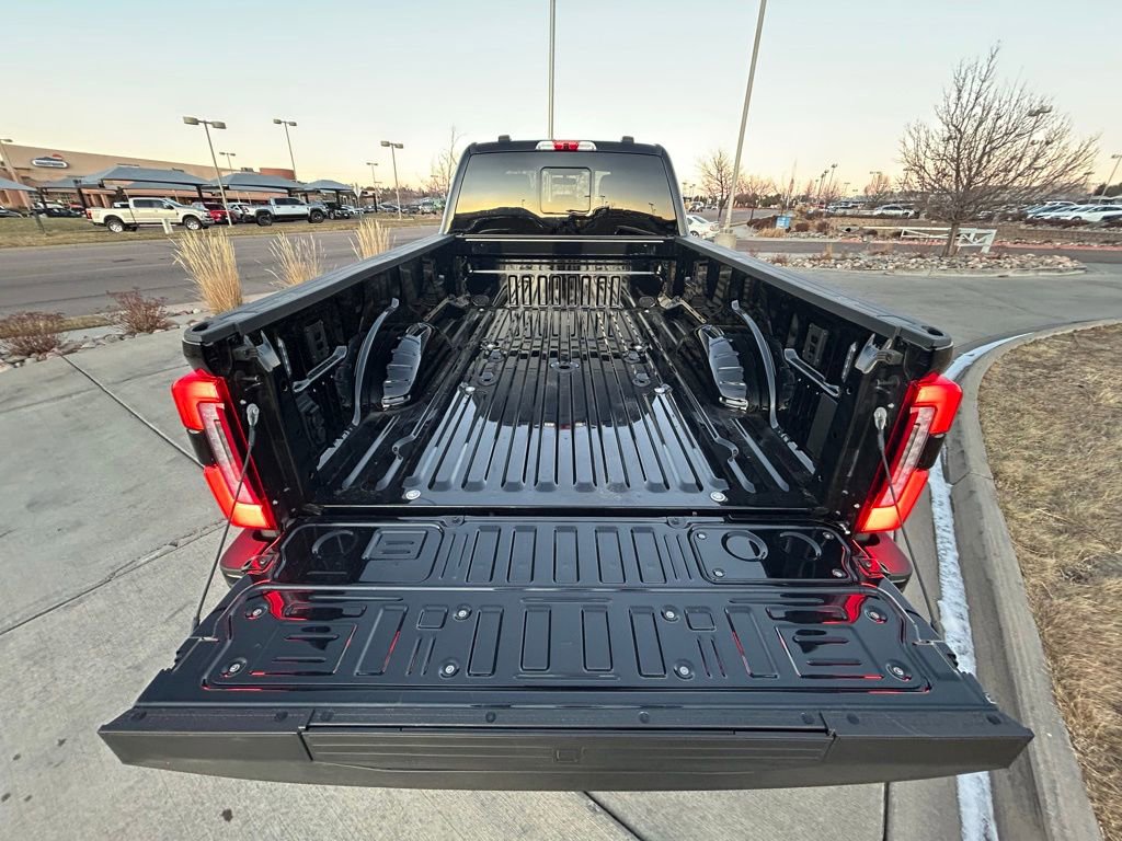 Used 2025 Ford F450 Platinum image 28