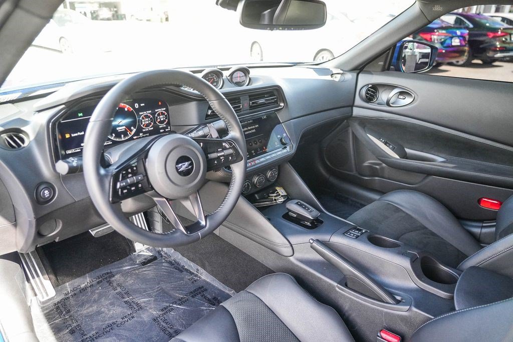Used 2025 Nissan Z Performance w/ Floor Mat Package RWD image 12