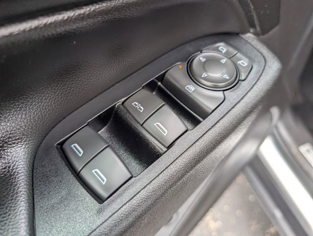 Used 2018 Chevrolet Equinox Premier FWD image 15