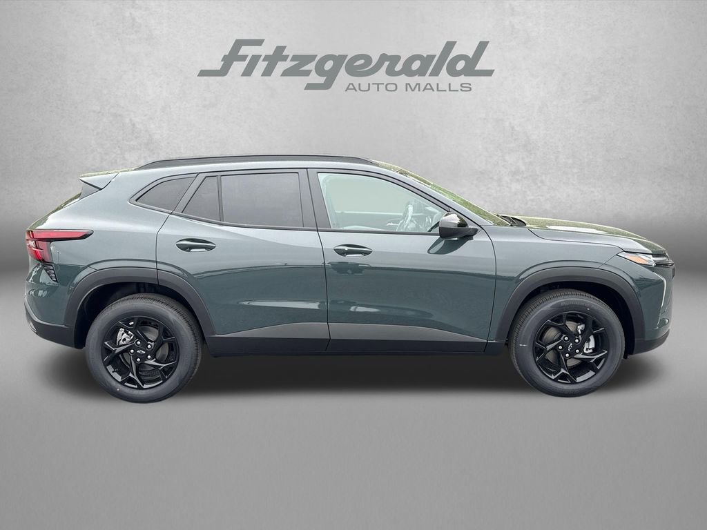 New 2026 Chevrolet Trax LT w/ Driver Confidence Package FWD image 3