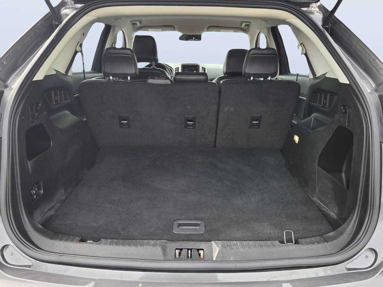 Used 2023 Ford Edge SEL AWD/4WD image 16
