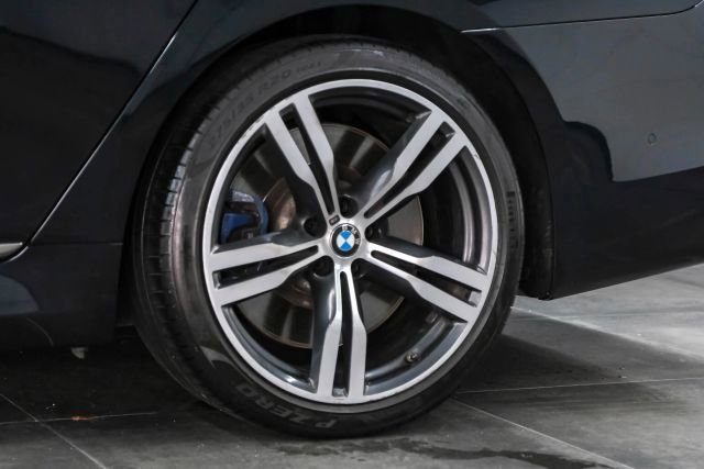 Used 2018 BMW M760i xDrive image 63