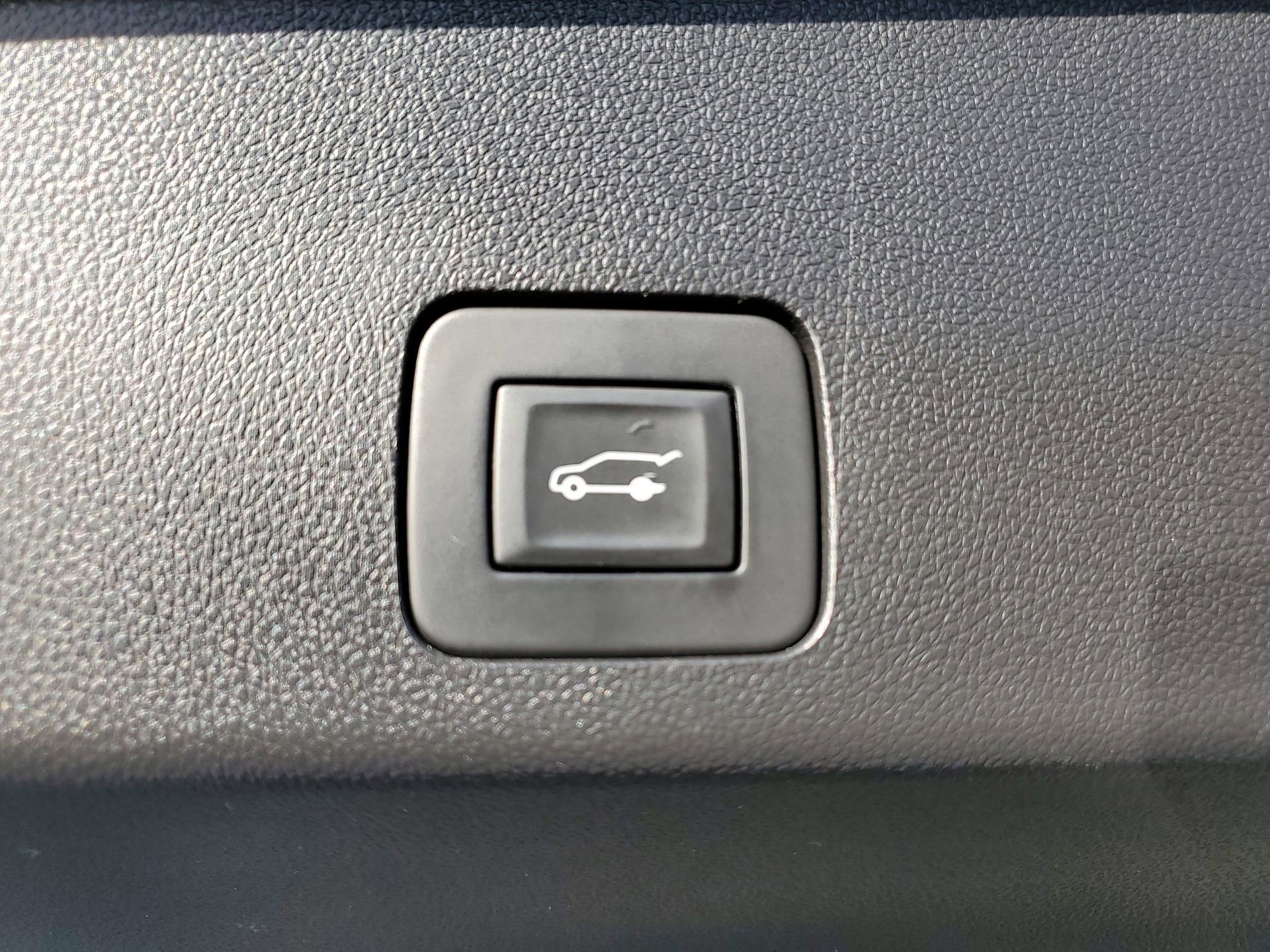 Certified 2023 Buick Encore GX Select w/ Sport Touring Package image 8