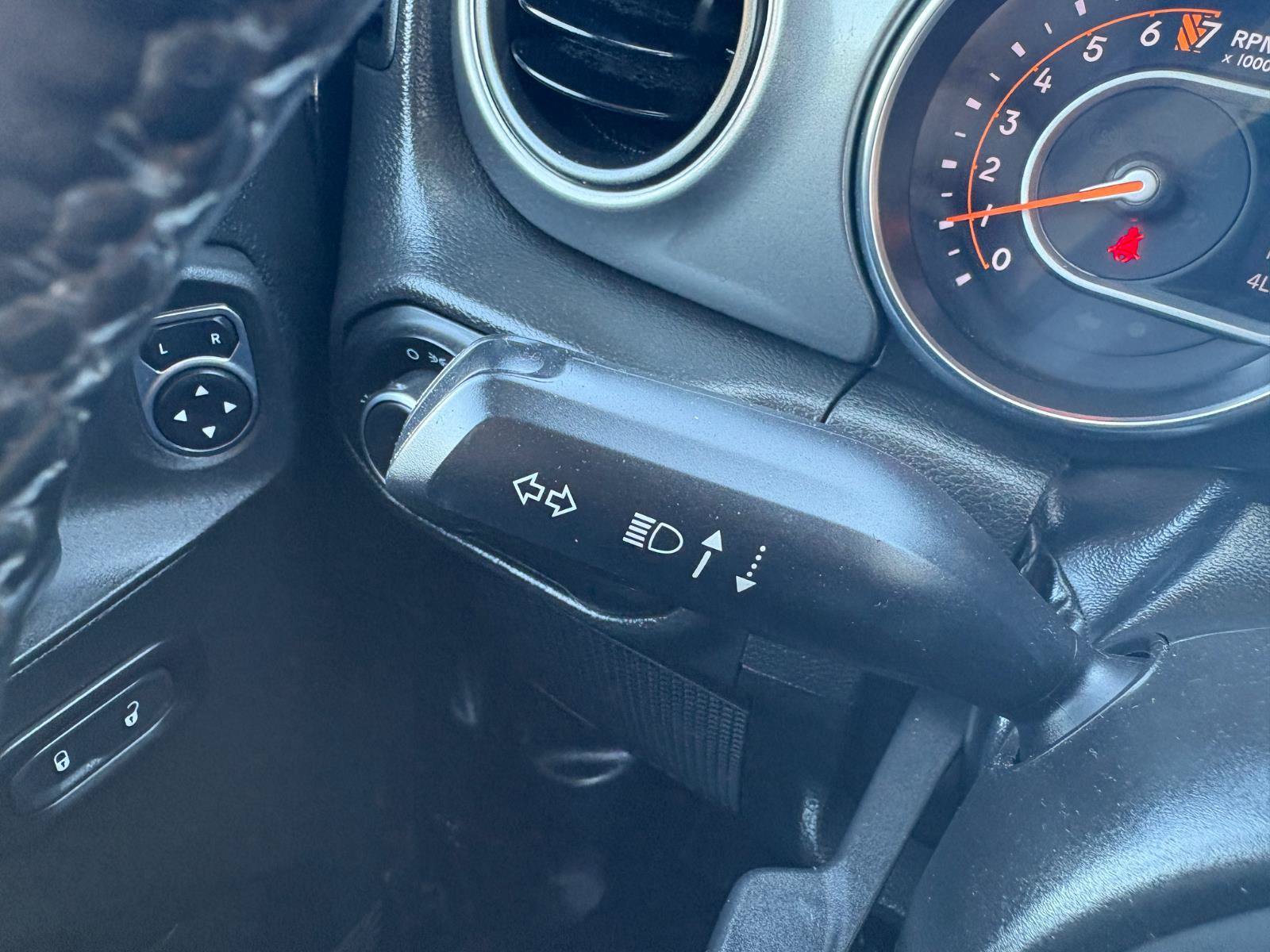 Used 2022 Jeep Wrangler Unlimited Sport AWD/4WD image 31
