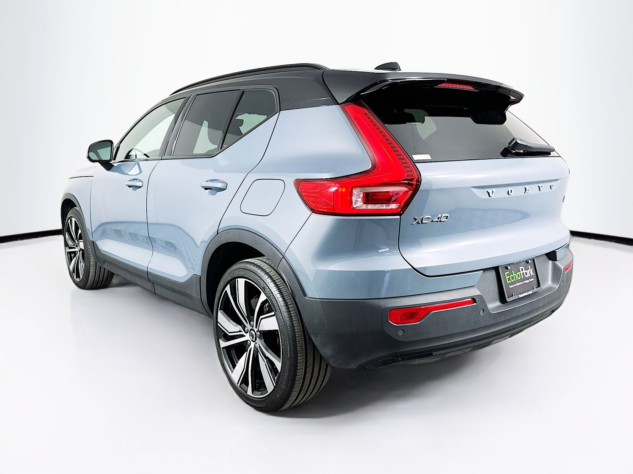 Used 2021 Volvo XC40 P8 Recharge w/ Advanced Package image 5