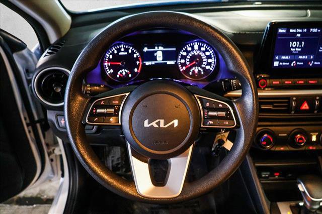 Used 2024 Kia Forte LXS w/ LXS Technology Package image 12