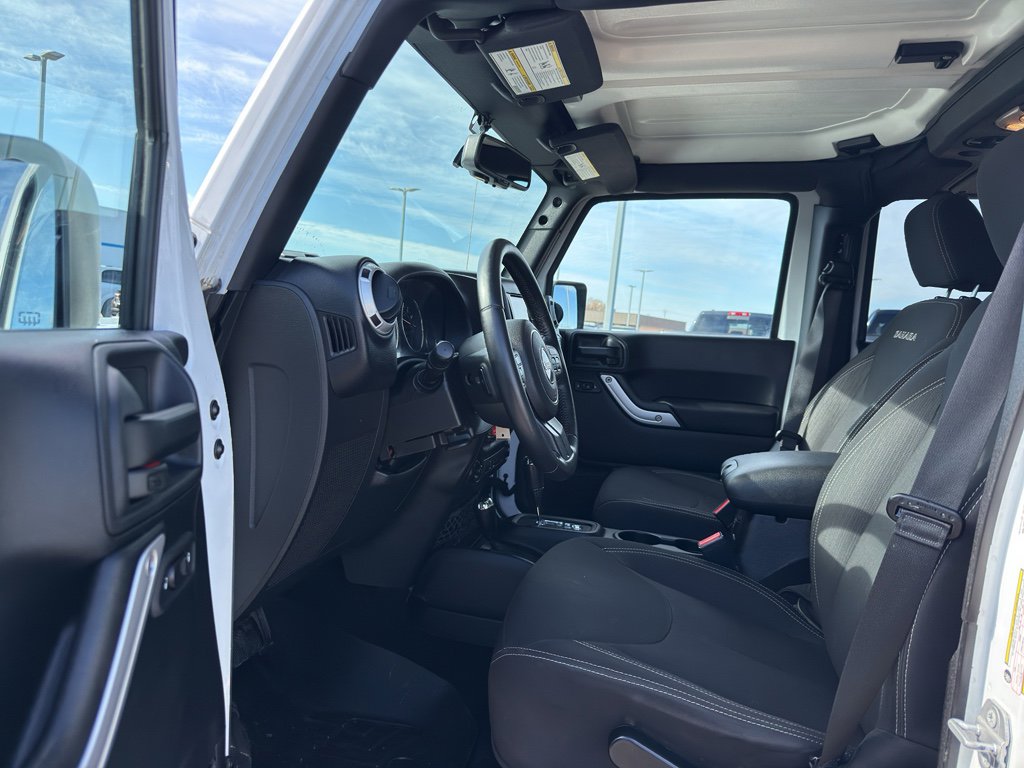 Used 2016 Jeep Wrangler Unlimited Sahara image 10