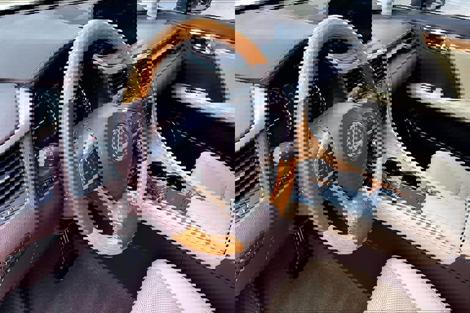 Used 2020 Lexus RX 350L FWD w/ Premium Package image 16