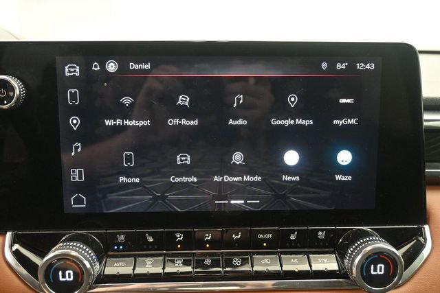Used 2024 GMC Canyon AT4 w/ AT4 Premium Package AWD/4WD image 17