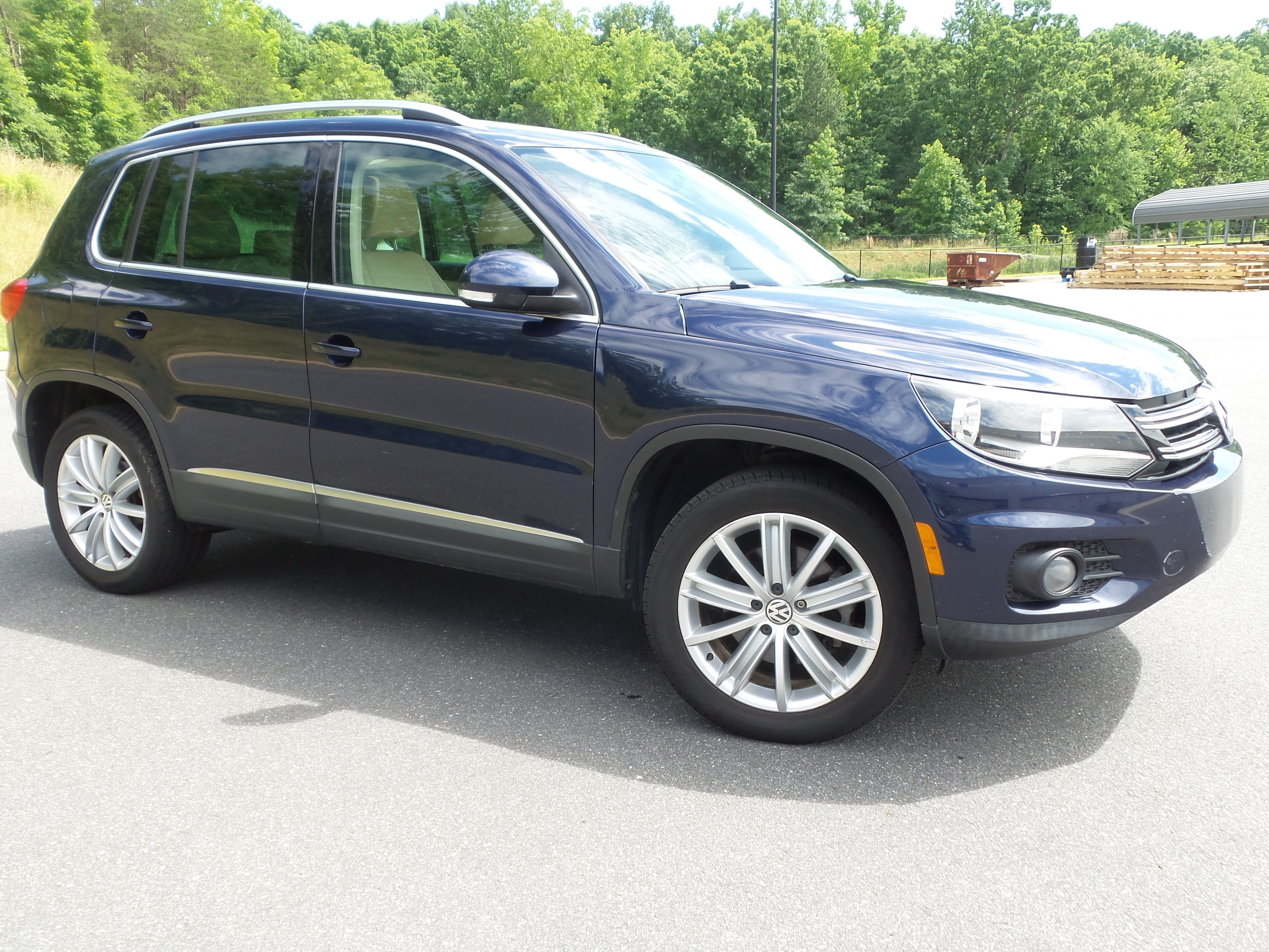 Used 2015 Volkswagen Tiguan SEL FWD image 6