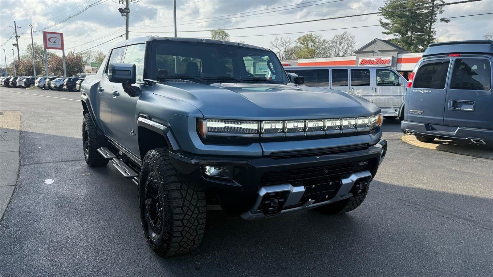 Used 2024 GMC Hummer EV 3X w/ Omega Edition AWD/4WD image 9