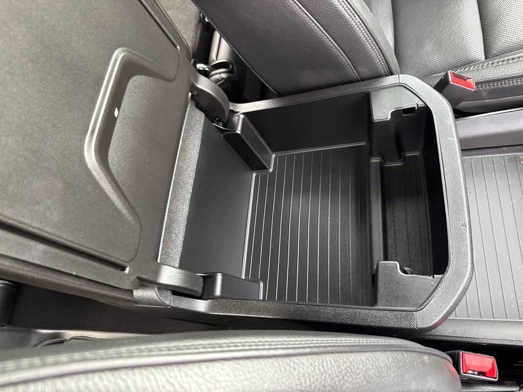 Used 2024 GMC Yukon Denali RWD image 17