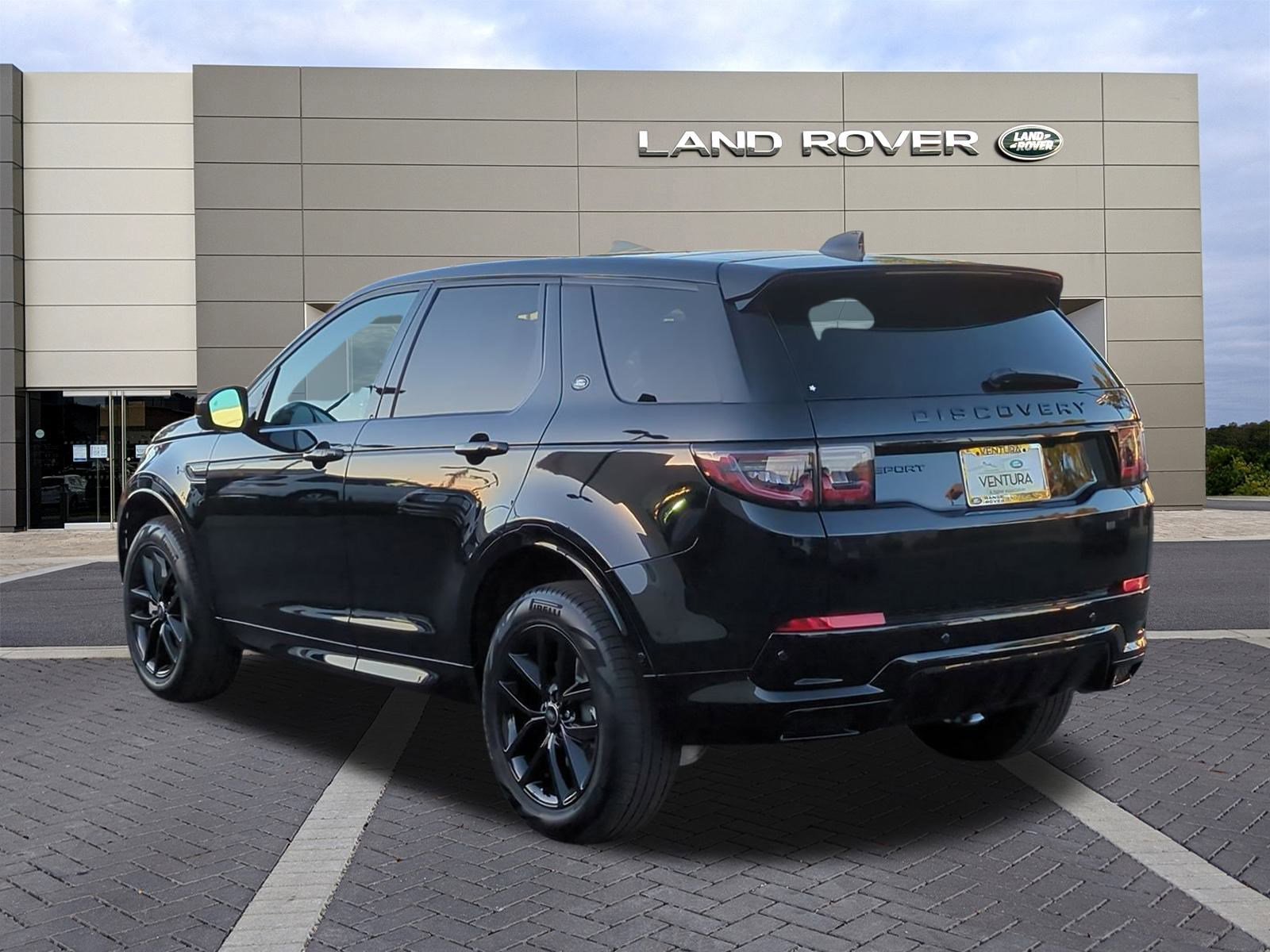 New 2026 Land Rover Discovery Sport Landmark image 7