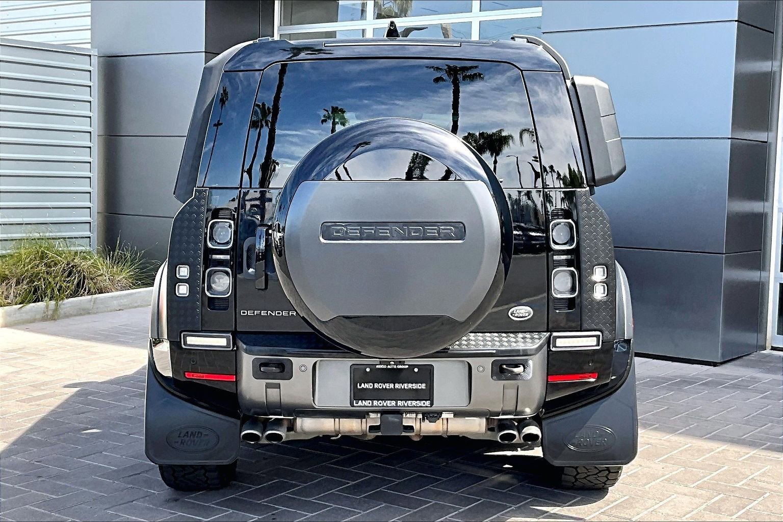 Certified 2023 Land Rover Defender 110 Carpathian Edition AWD/4WD image 4