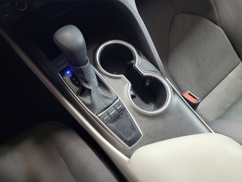 Used 2022 Toyota Camry LE FWD image 26