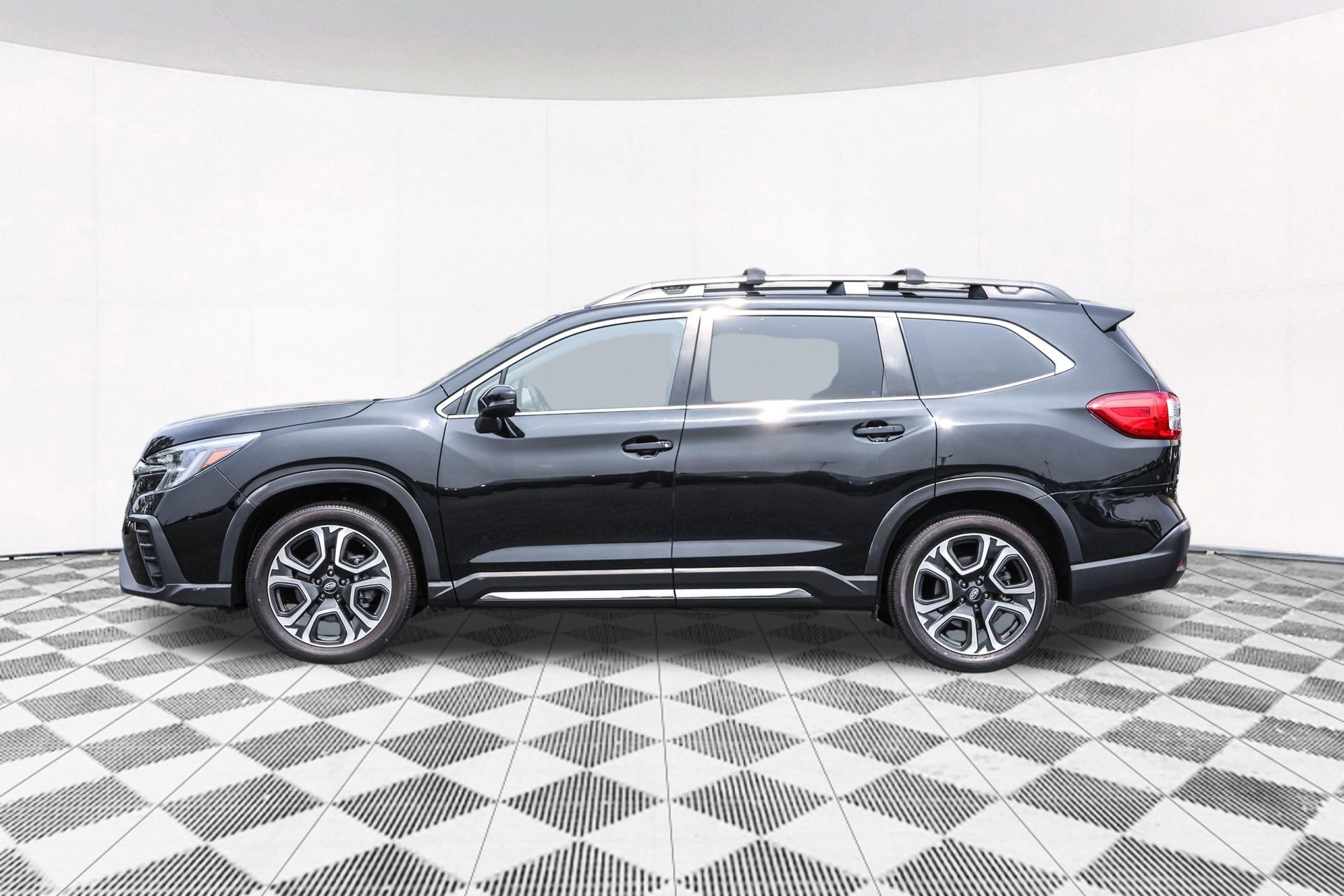 Used 2023 Subaru Ascent Limited image 19