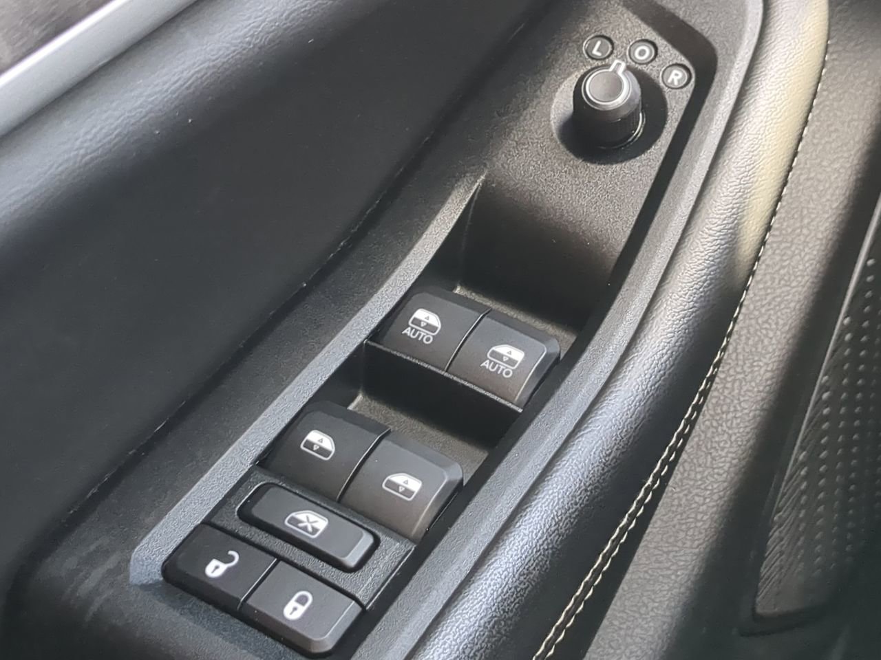 Certified 2023 Jeep Grand Cherokee Limited w/ Black Appearance Package image 22