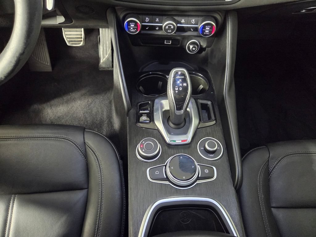 Used 2024 Alfa Romeo Giulia Sprint RWD image 12
